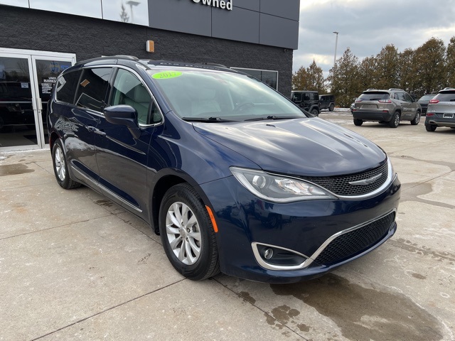 2017 Chrysler Pacifica Touring L FWD
