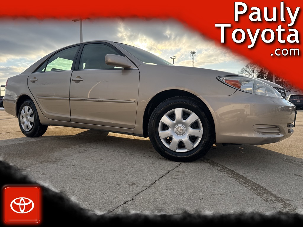 2004 Toyota Camry LE FWD
