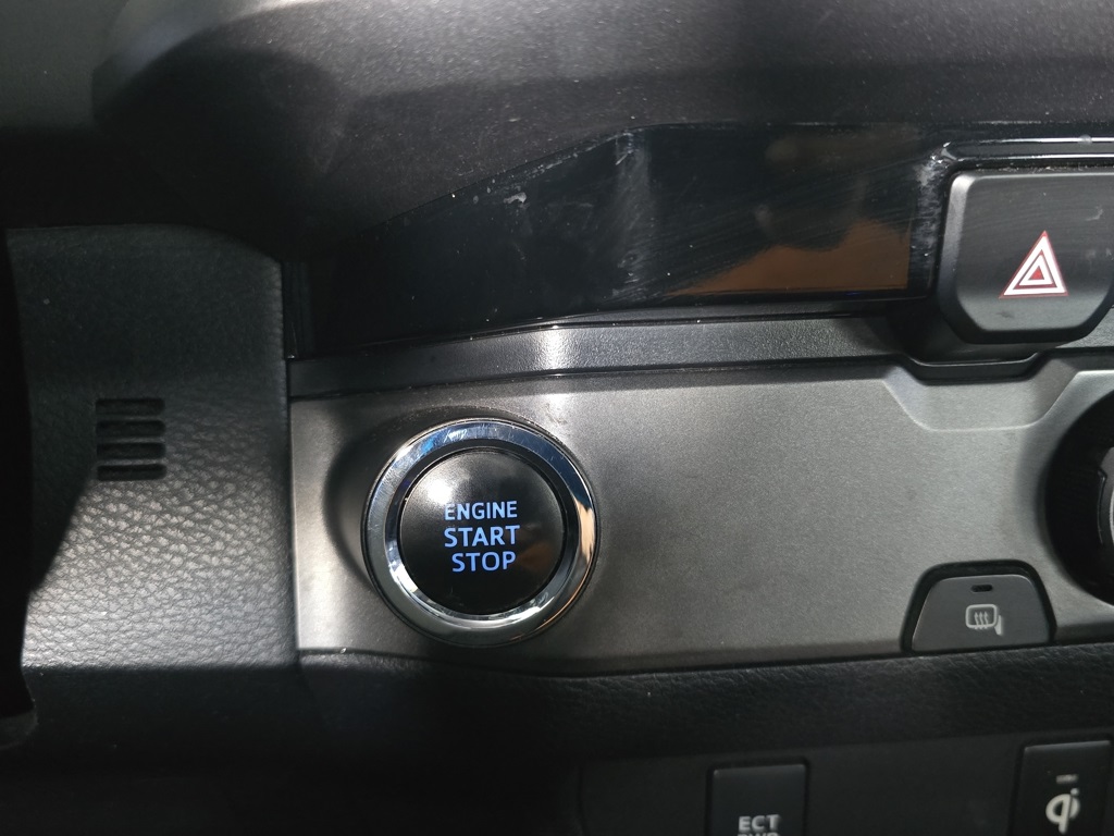 Thumbnail: 2016 Toyota Tacoma - 13