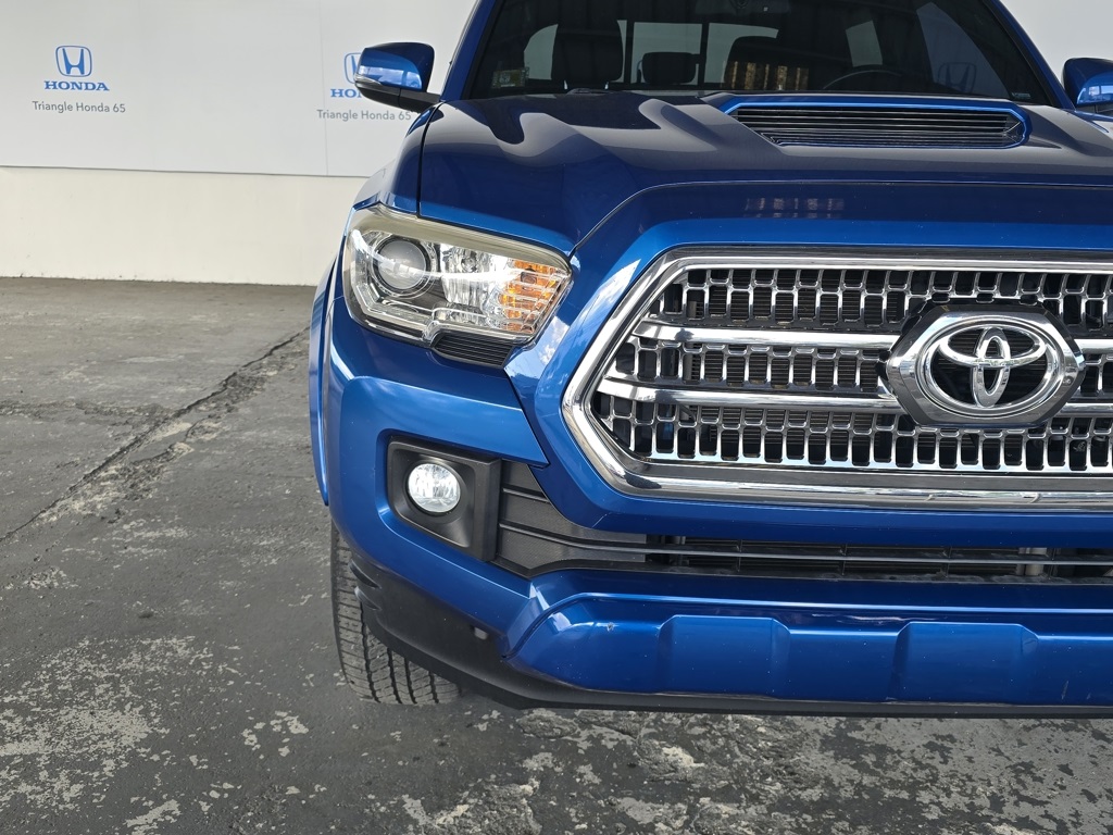 Thumbnail: 2016 Toyota Tacoma - 17