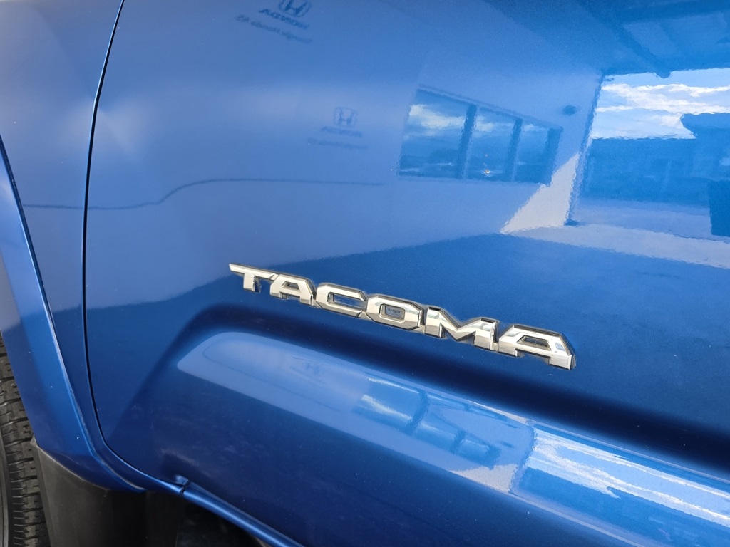 Thumbnail: 2016 Toyota Tacoma - 29