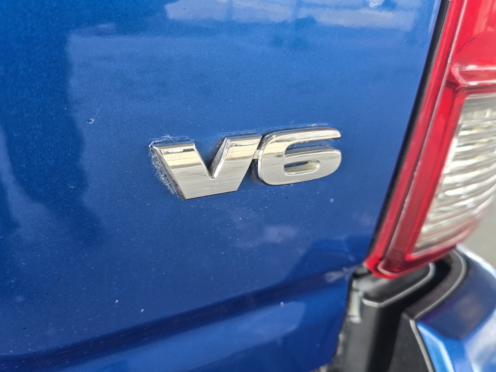 Thumbnail: 2016 Toyota Tacoma - 30