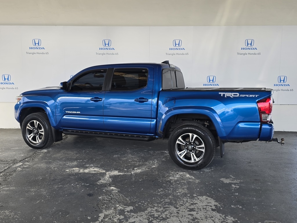 Thumbnail: 2016 Toyota Tacoma - 4