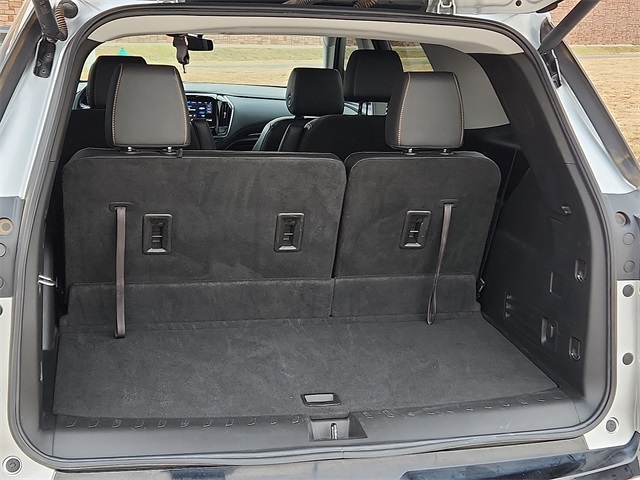 Used Car 2021 Chevrolet Traverse  Premier For Sale Under $30,000 In Plainview, Texas