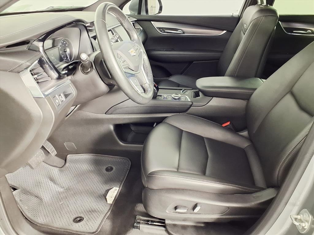 2024 Cadillac XT5 Luxury Silver at Tom Peacock Cadillac