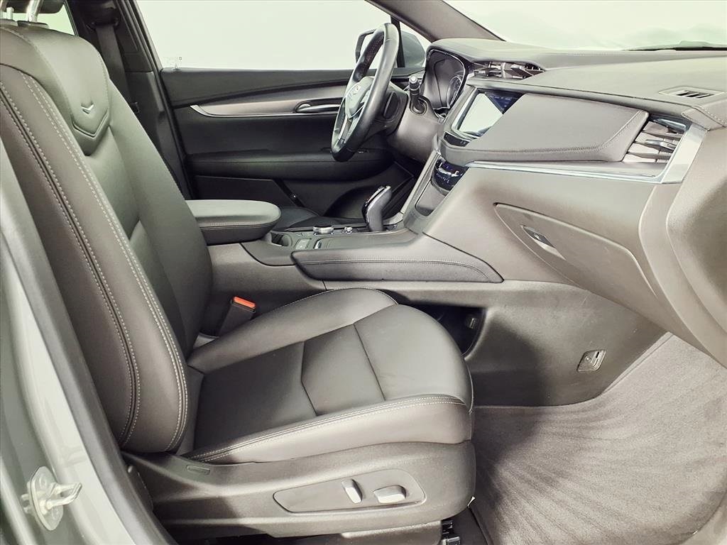 2024 Cadillac XT5 Luxury Silver at Tom Peacock Cadillac