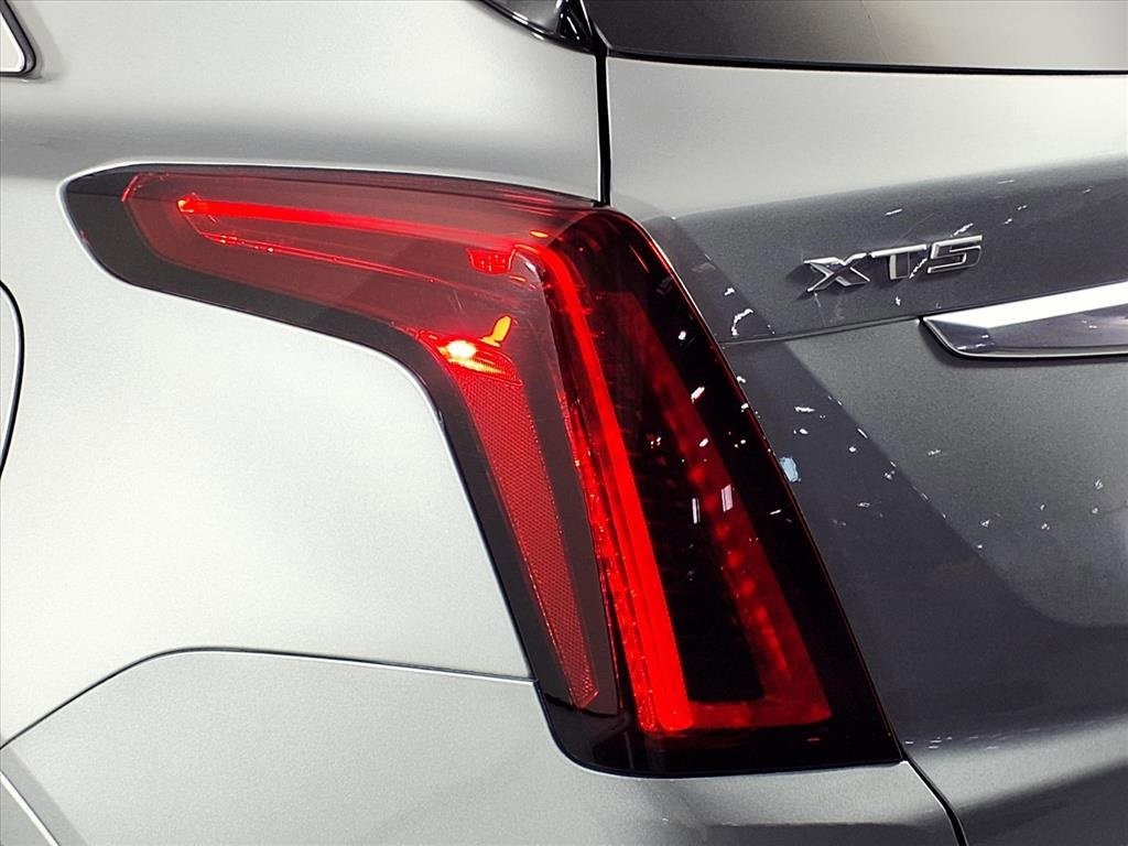 2024 Cadillac XT5 Luxury Silver at Tom Peacock Cadillac