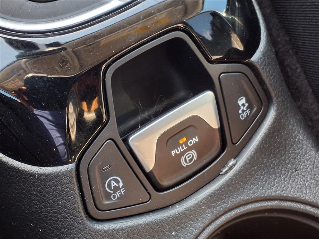 2018 Jeep Compass Limited Silver at Mac Haik CDJR North Houston