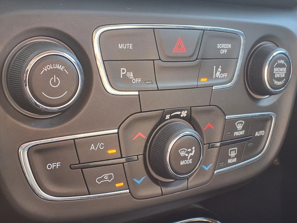 2018 Jeep Compass Limited Silver at Mac Haik CDJR North Houston