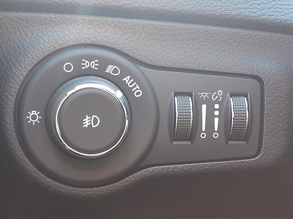 2018 Jeep Compass Limited Silver at Mac Haik CDJR North Houston