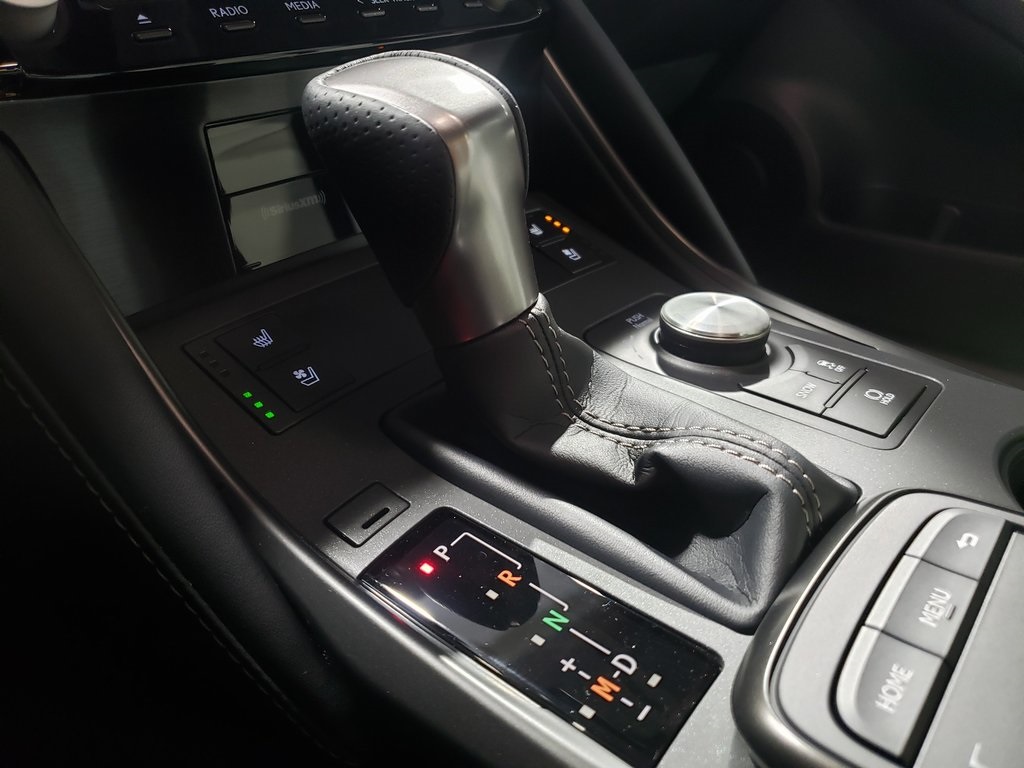 Thumbnail: 2025 Lexus IS - 22