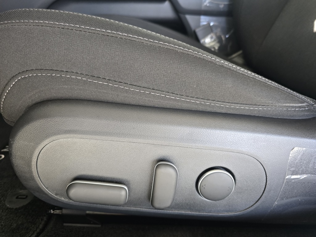 Thumbnail: 2023 Hyundai Ioniq 6 - 10