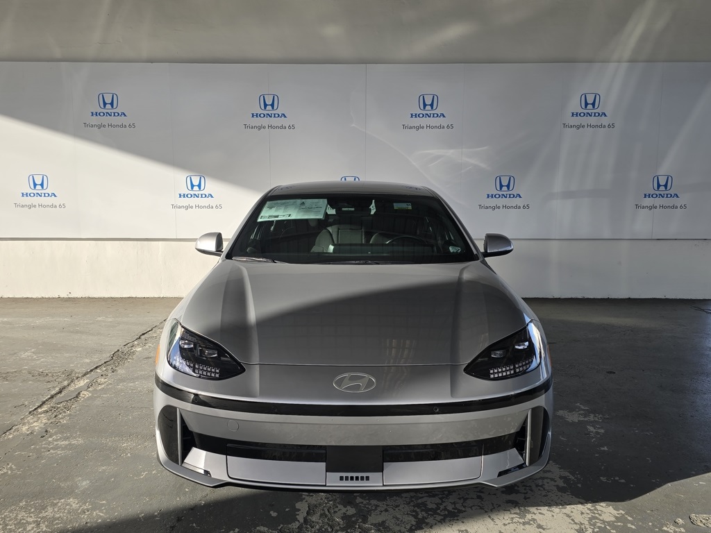 Thumbnail: 2023 Hyundai Ioniq 6 - 2