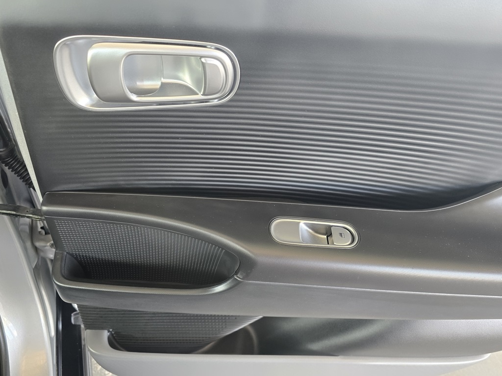 Thumbnail: 2023 Hyundai Ioniq 6 - 25