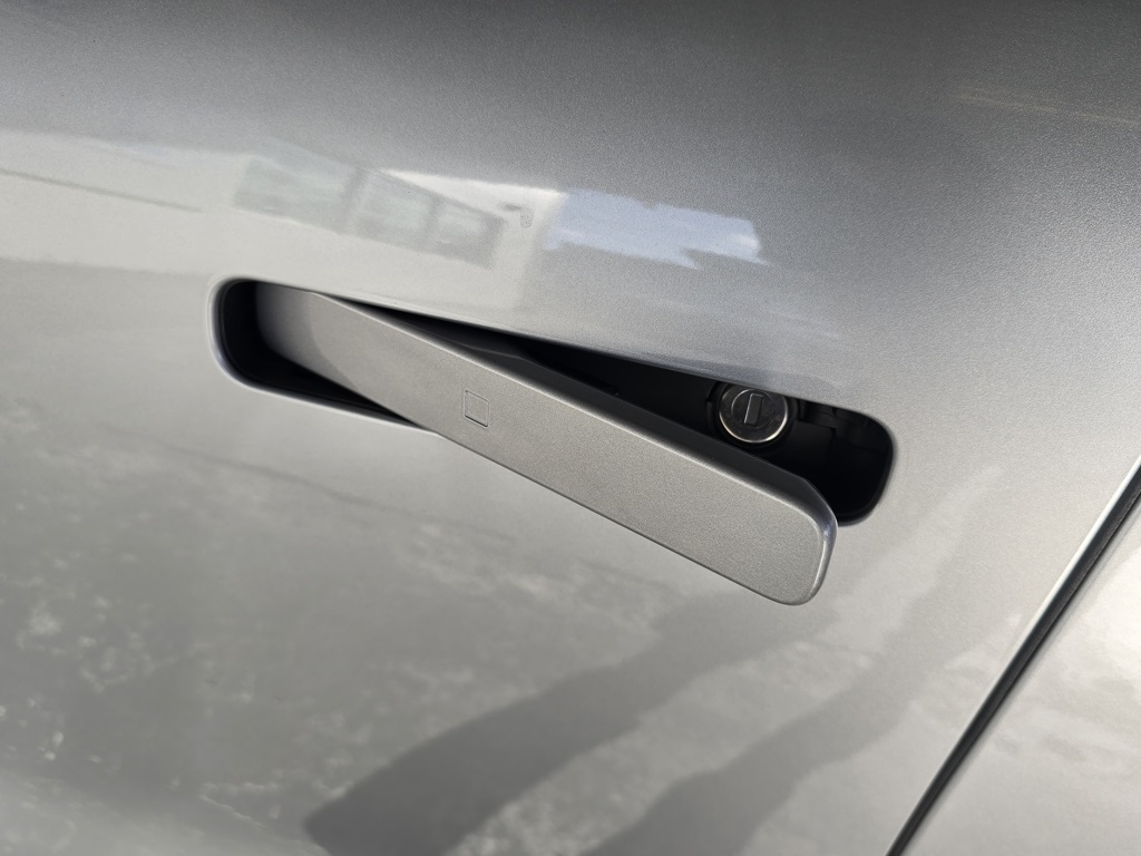 Thumbnail: 2023 Hyundai Ioniq 6 - 27