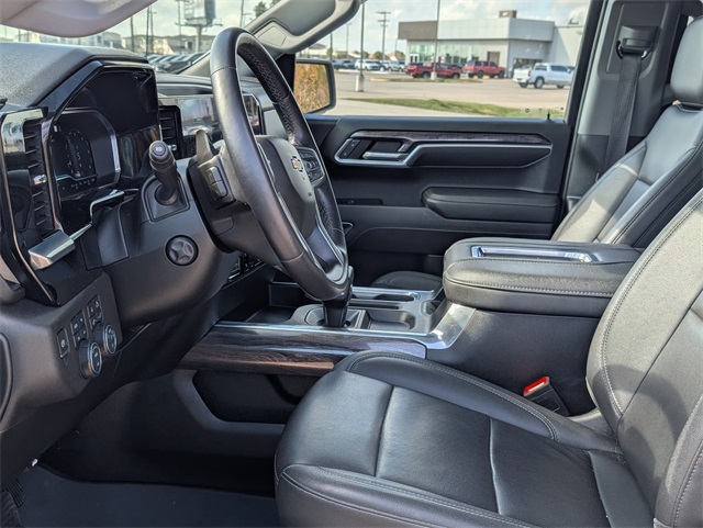 2022 Chevrolet Silverado 1500 LTZ - 11