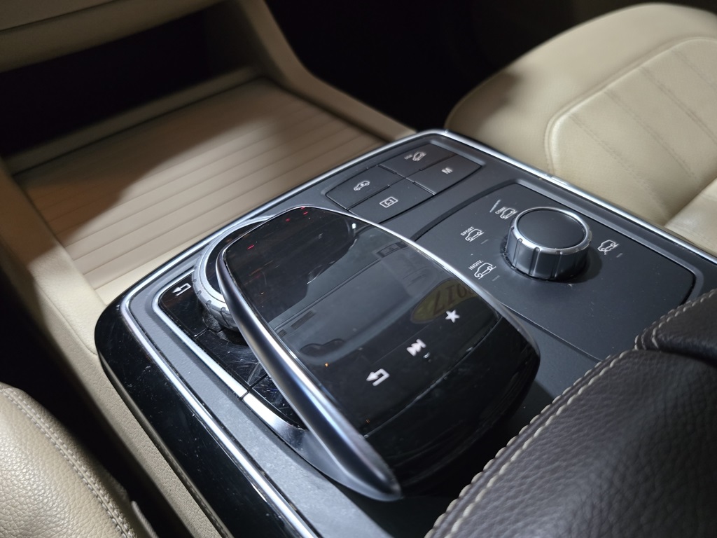 Thumbnail: 2017 Mercedes-Benz GLS - 25