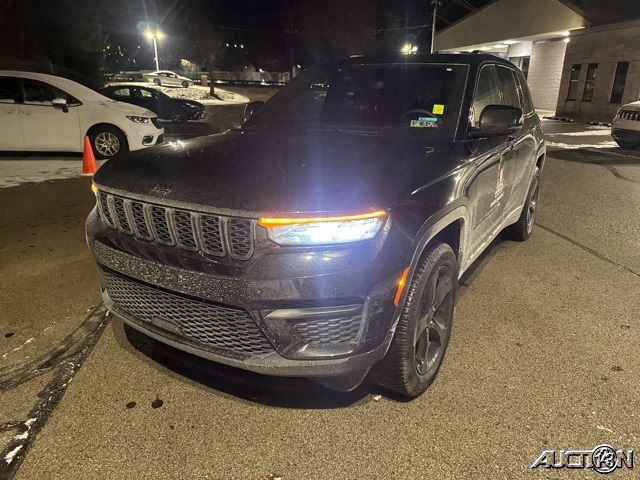 2023 Jeep Grand Cherokee Altitude 4WD