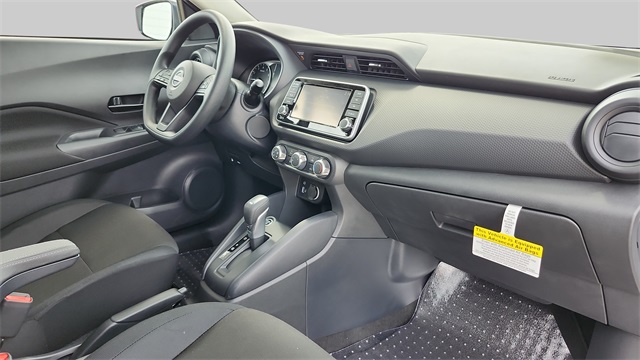 2025 Nissan Kicks Play