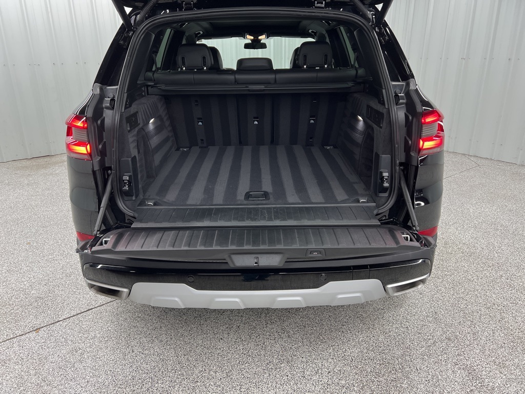 2023 BMW X5 sDrive40i Black at Ultimate Motorsports