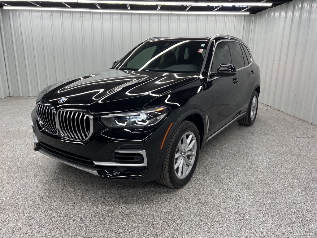 2023 BMW X5 sDrive40i Black at Ultimate Motorsports