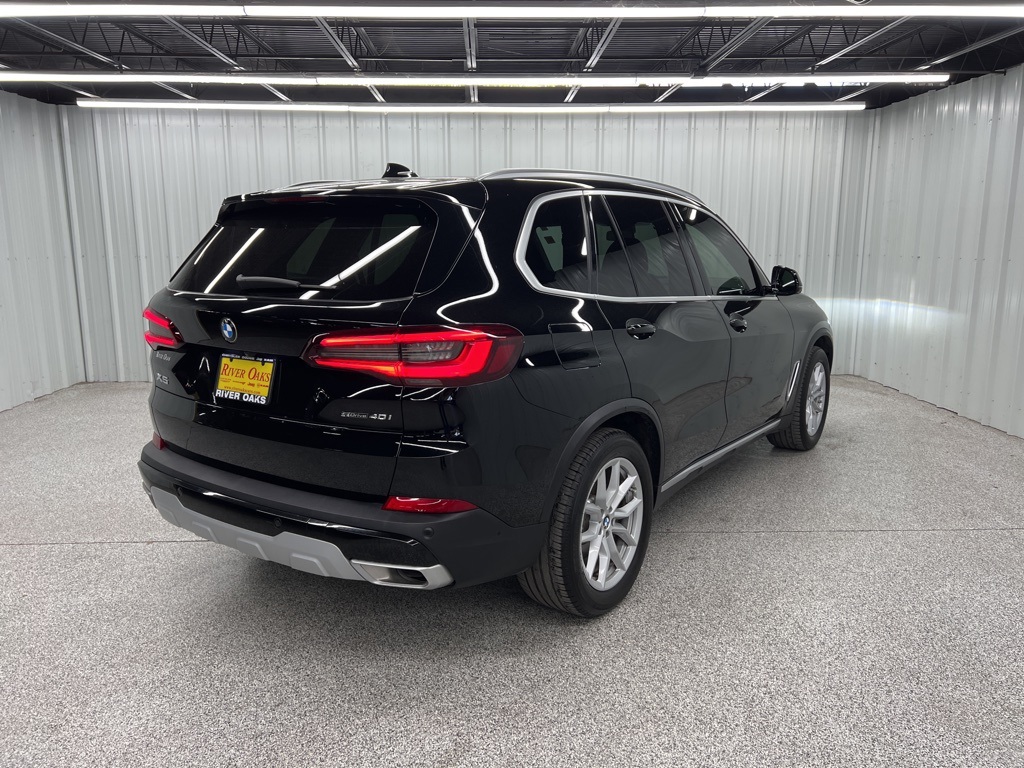 2023 BMW X5 sDrive40i Black at Ultimate Motorsports