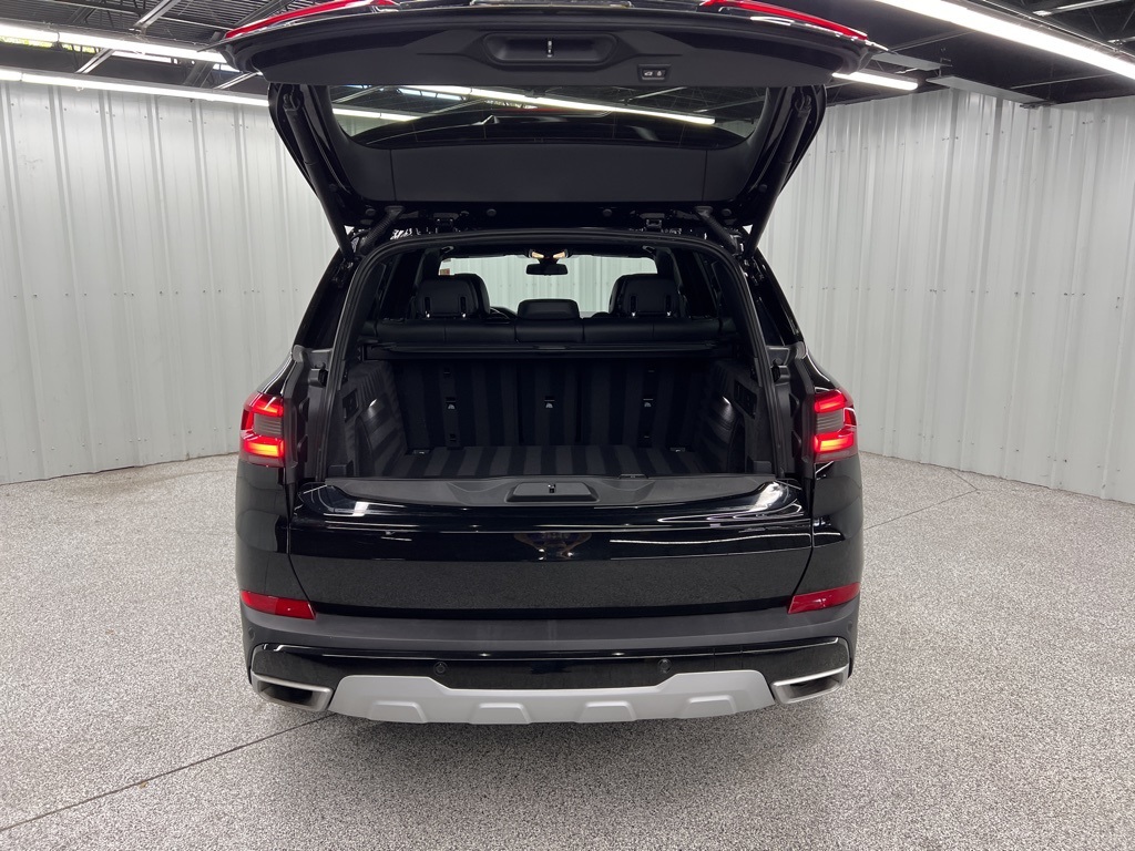 2023 BMW X5 sDrive40i Black at Ultimate Motorsports
