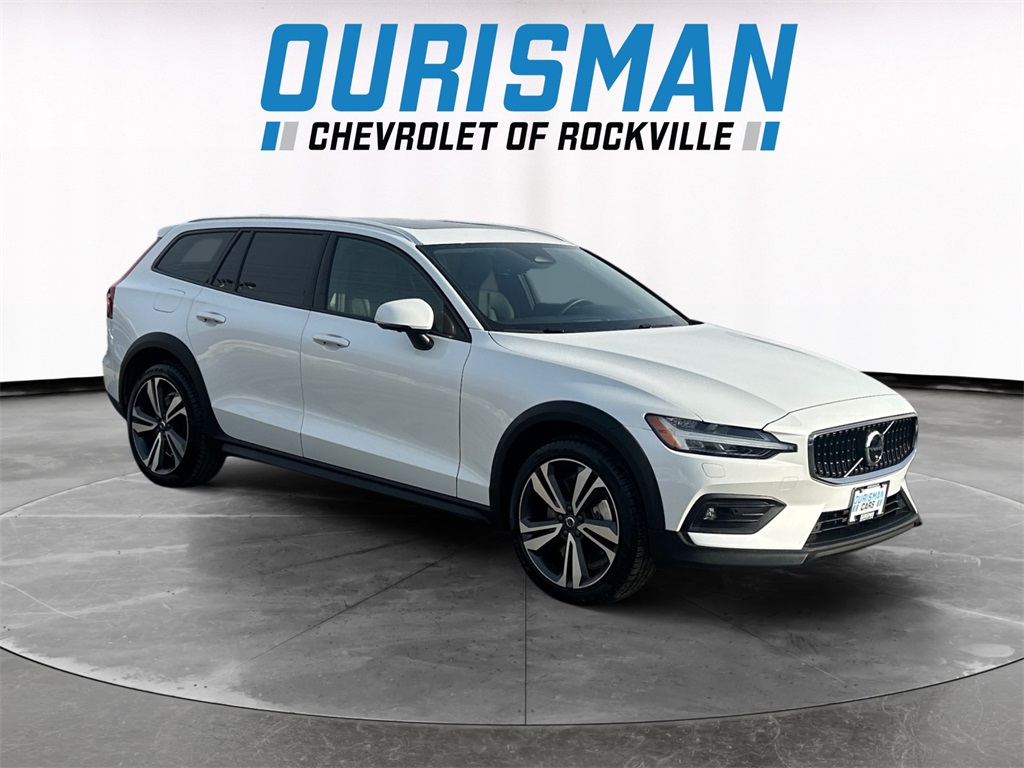 2025 Volvo V60 Cross Country B5 Plus AWD