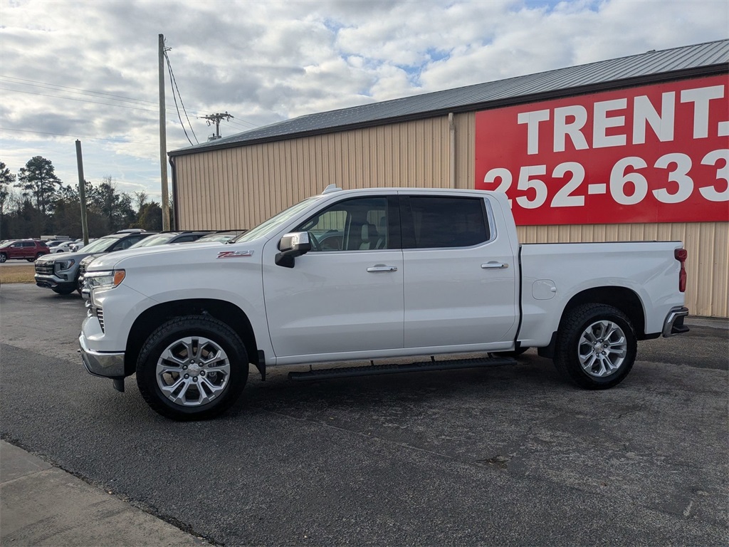 2025 Chevrolet Silverado 1500 LTZ Crew Cab 4WD