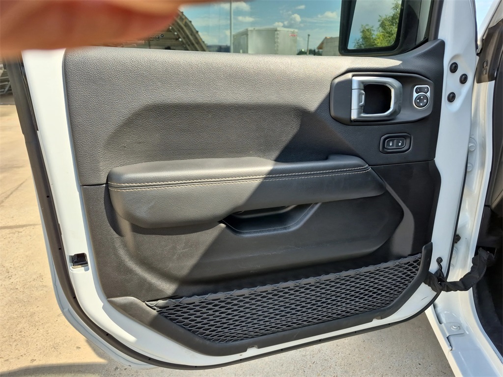 2023 Jeep Gladiator Overland White at Central Houston Nissan