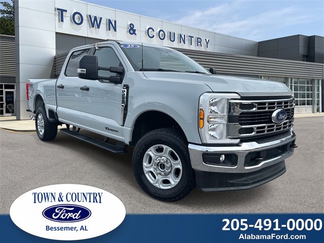 2025 Ford F-250 Super Duty XLT Crew Cab 4WD