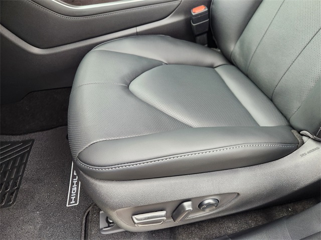 2026 Toyota Highlander Limited  at Toyota of Victoria