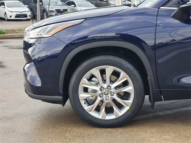 2026 Toyota Highlander Limited  at Toyota of Victoria
