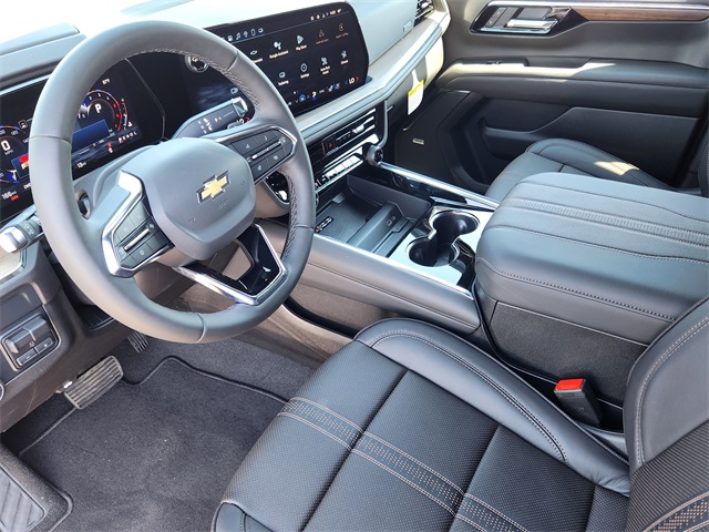 2025 Chevrolet Suburban High Country photo 14