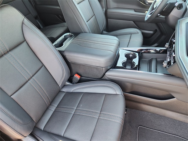 2025 Chevrolet Suburban High Country photo 21