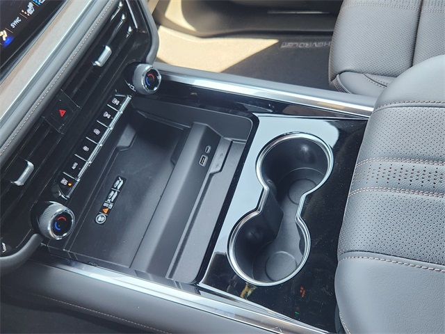 2025 Chevrolet Suburban High Country photo 25
