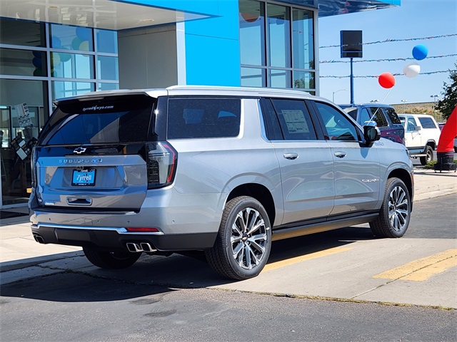 2025 Chevrolet Suburban High Country photo 5