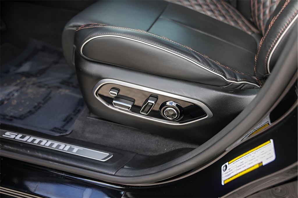 Used Car 2022 Jeep Grand Cherokee  Summit For Sale Under $40,000 In Austin, Texas