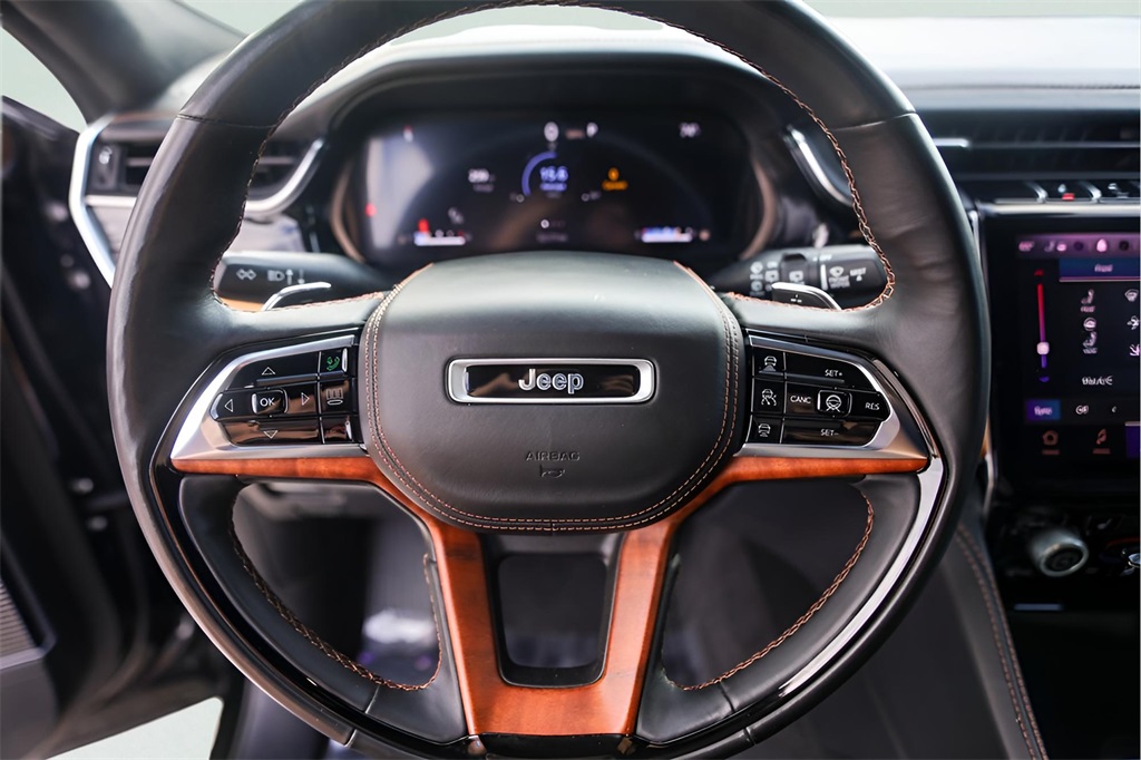 Used Car 2022 Jeep Grand Cherokee  Summit For Sale Under $40,000 In Austin, Texas