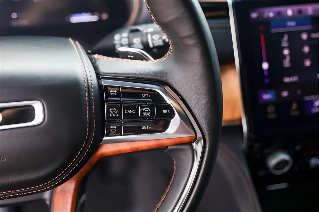 Used Car 2022 Jeep Grand Cherokee  Summit For Sale Under $40,000 In Austin, Texas