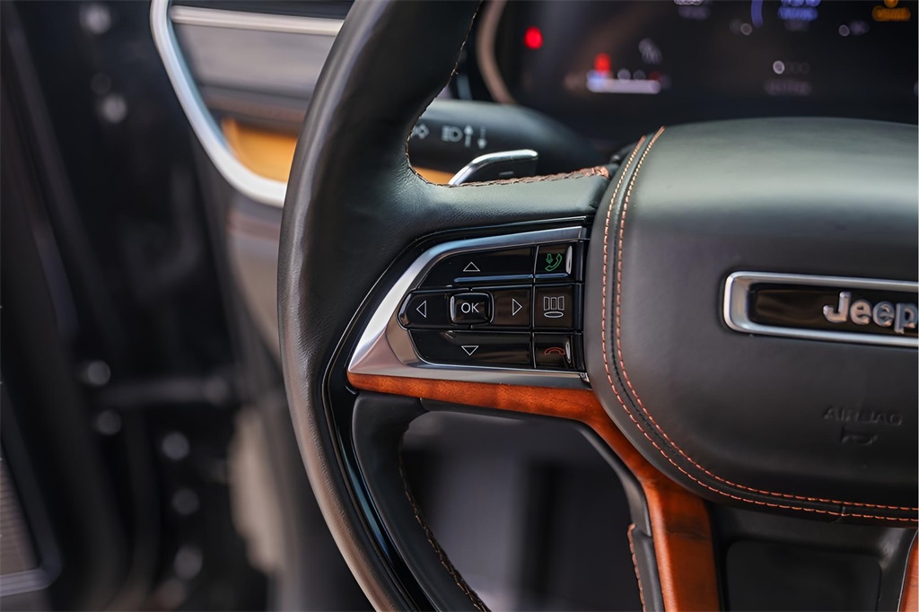 Used Car 2022 Jeep Grand Cherokee  Summit For Sale Under $40,000 In Austin, Texas