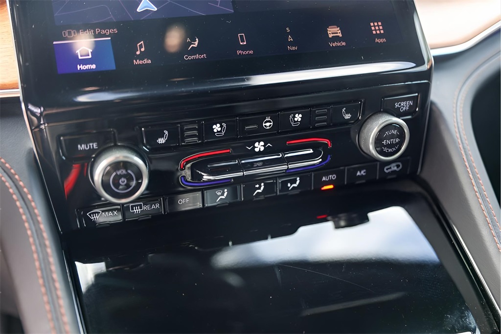 Used Car 2022 Jeep Grand Cherokee  Summit For Sale Under $40,000 In Austin, Texas