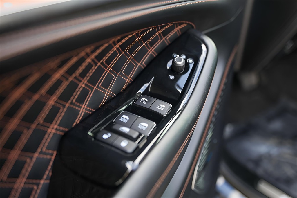 Used Car 2022 Jeep Grand Cherokee  Summit For Sale Under $40,000 In Austin, Texas