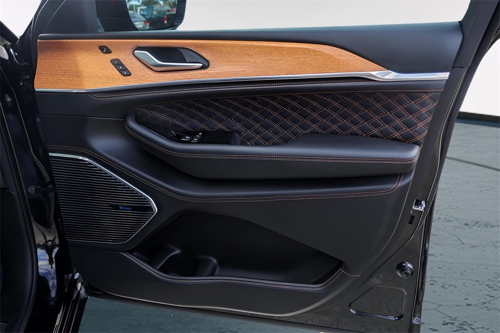 Used Car 2022 Jeep Grand Cherokee  Summit For Sale Under $40,000 In Austin, Texas