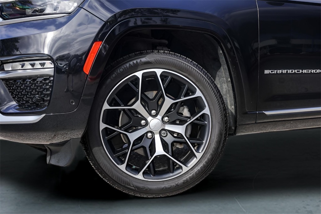 Used Car 2022 Jeep Grand Cherokee  Summit For Sale Under $40,000 In Austin, Texas