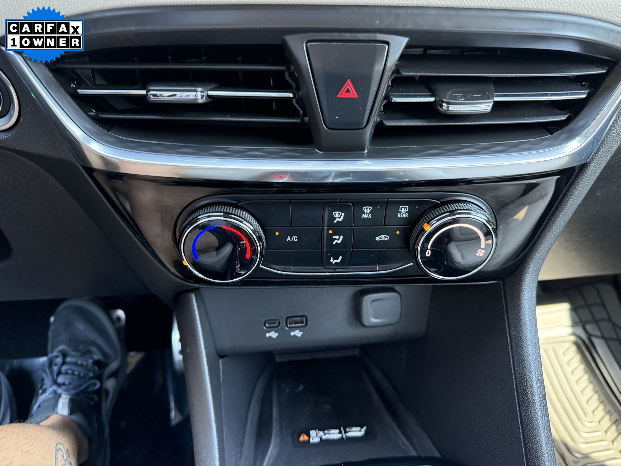 2024 Buick Encore GX Sport Touring photo 21
