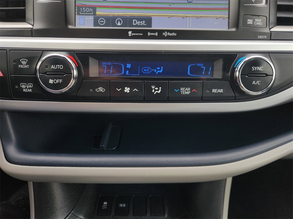 2018 Toyota Highlander XLE White at Don McGill Toyota