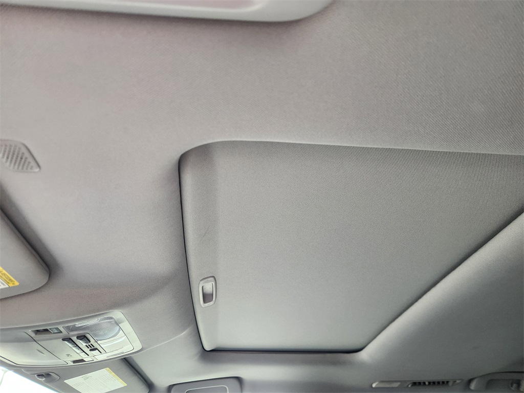 2018 Toyota Highlander XLE White at Don McGill Toyota