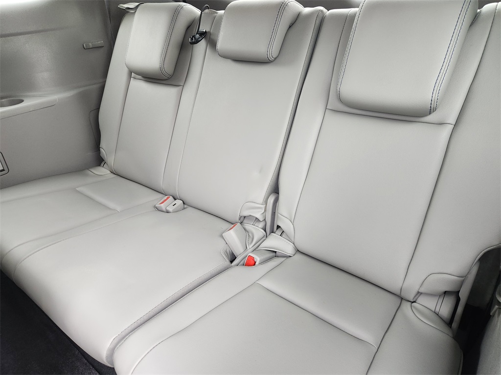 2018 Toyota Highlander XLE White at Don McGill Toyota