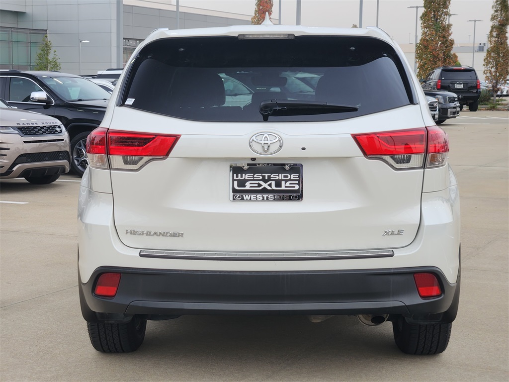 2018 Toyota Highlander XLE White at Don McGill Toyota